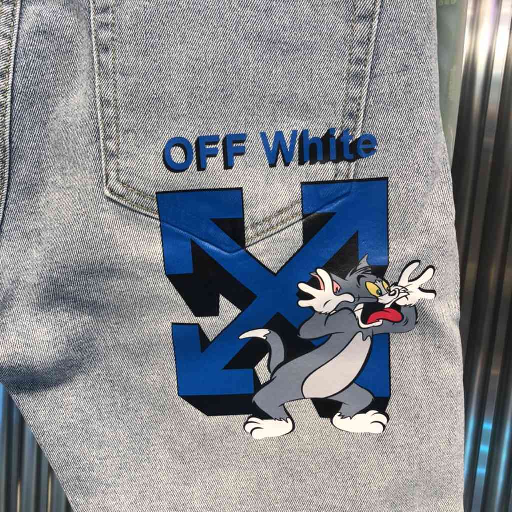 OFF WHITE